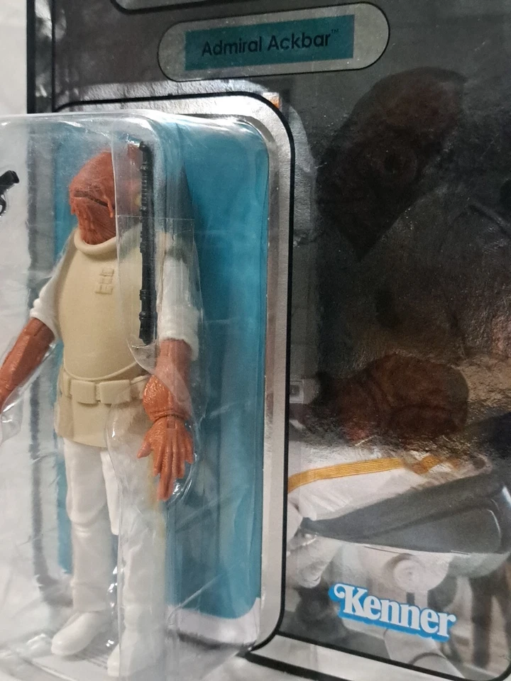 Star Wars ROTJ The Black Series 40th Anniversary Admiral Ackbar Action Figure - Image 4 of 4