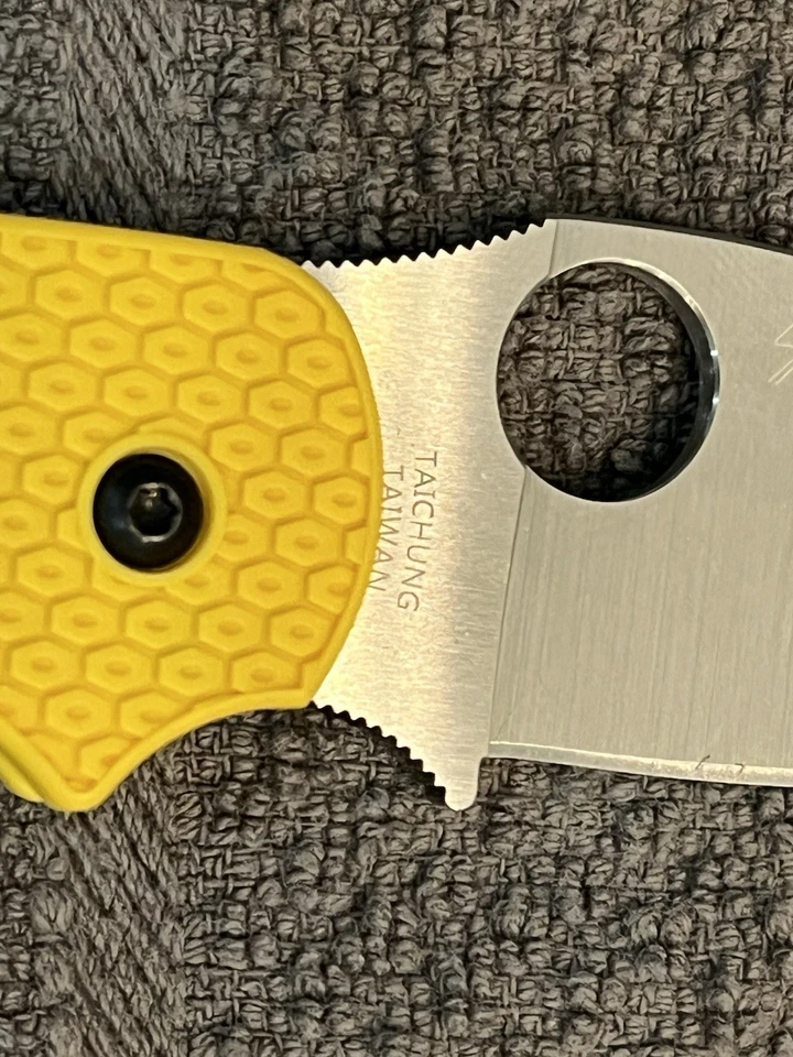 SPYDERCO SAGE 5 LIGHTWEIGHT SALT FOLDING KNIFE CPM-MAGNACUT YELLOW FRN C123PYL - Image 4 of 4