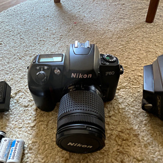 Nikon F60 SLR 35 mm Autofokus schwarz mit 28 80mm Objektiv & Blitz 32 Metz 3
