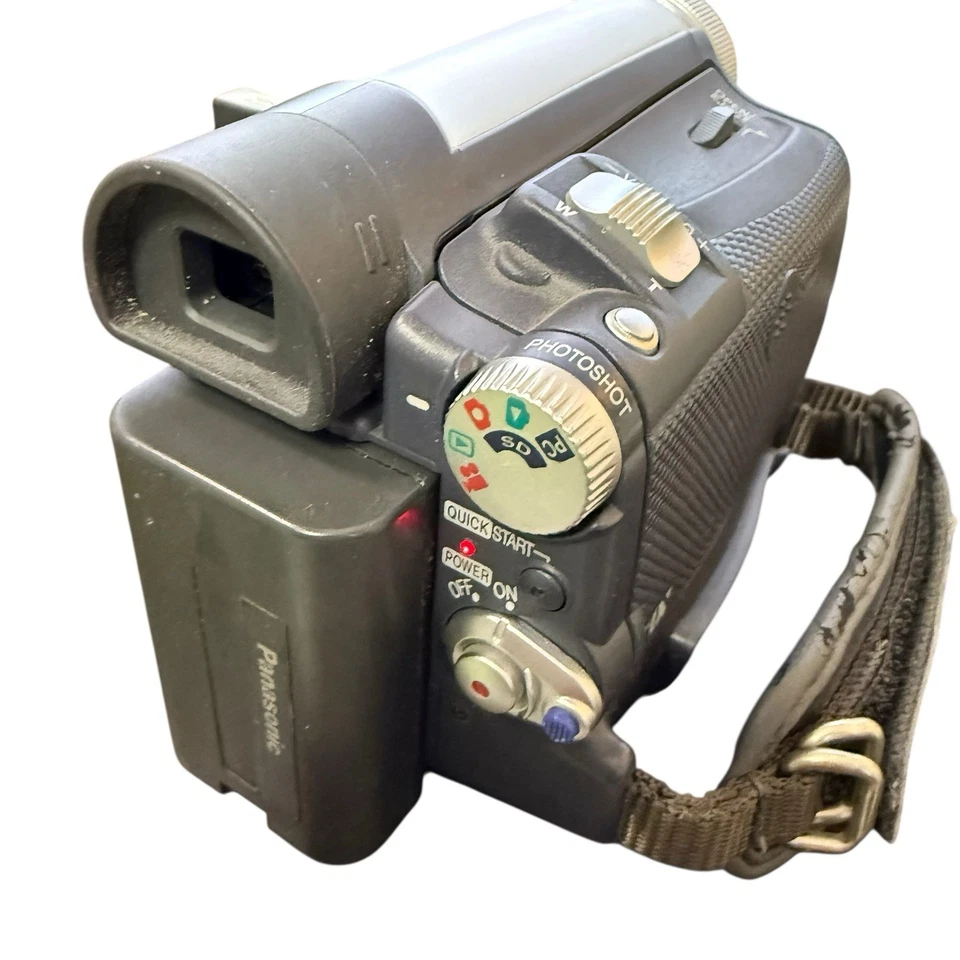 Panasonic 800X Digital Zoom 24x Optical Zoom MiniDV Video Camcorder PV-GS15 READ - Image 2 of 4