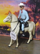 Hartland Lone Ranger standing/walking Silver horse cowboy Saddle Hat pistols tag