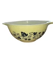 New ListingVintage Pyrex 442 Cinderella Mixing Bowl Yellow Gooseberry 1.5 Qt