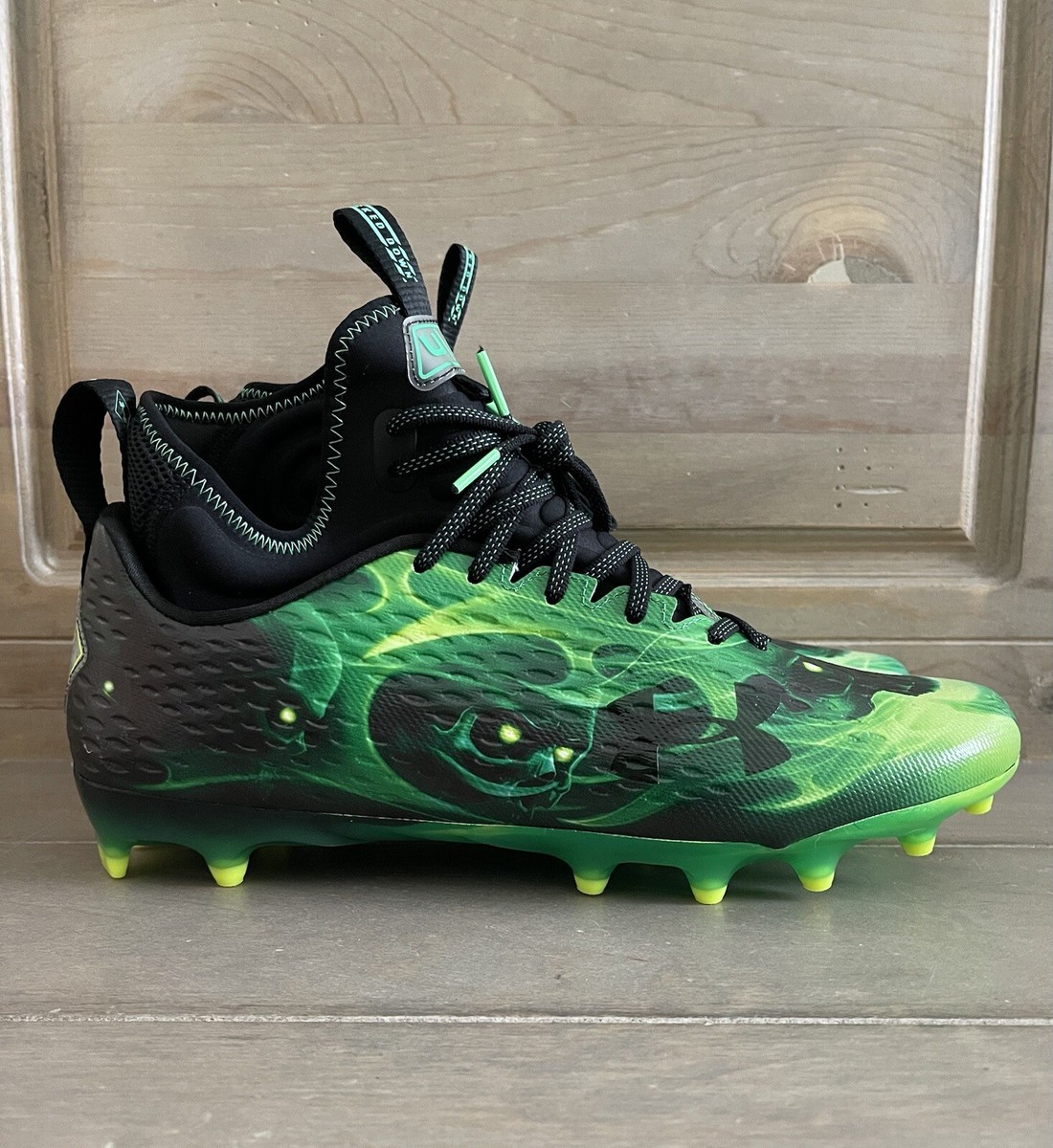 Under Armour Spotlight Lux MC LE Slime Football Cleats Mens  display picture 1