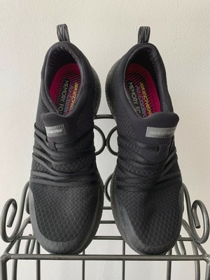 pull on walking shoes