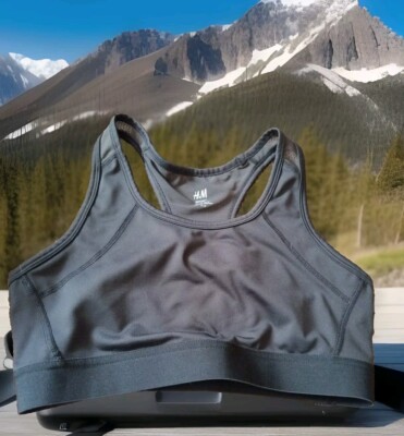 H&M Sport Athletic Training Racerback Black Sports Bra Support Size Medium 