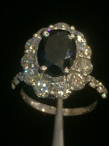 Anillo de cóctel de zafiro redondo de corte brillante de 6,67 quilates en oro 750 18 quilates - Imagen 9 de 10