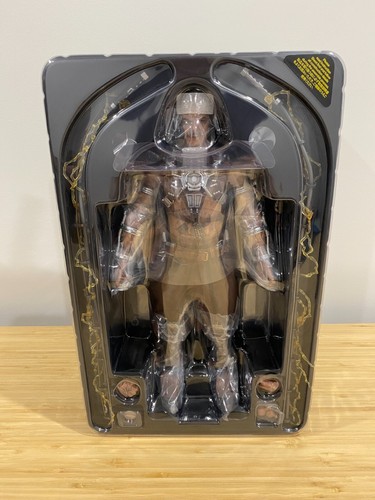 HOT TOYS MMS569 Whiplash Iron Man 2 1/6 Scale Collectible Figure - Foto 5 di 9