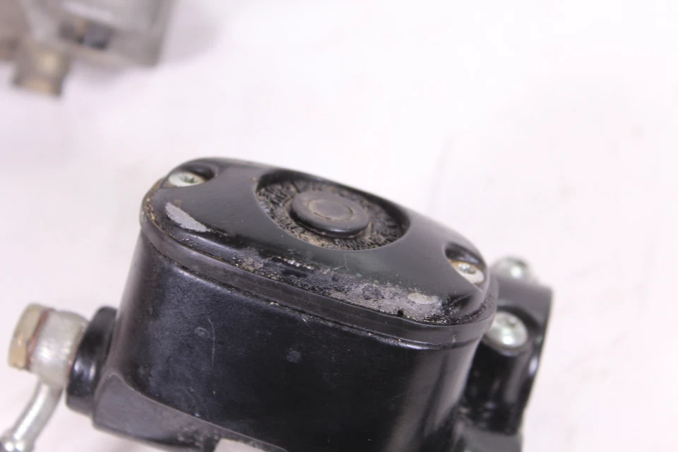 Polaris Pro RMK 800 2012 pinza de línea de cilindro maestro de freno Foto 3 de 4