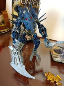 Lego Bionicle Stars Piraka #7137 Includes Booklet And Canister & Golden Bionicle