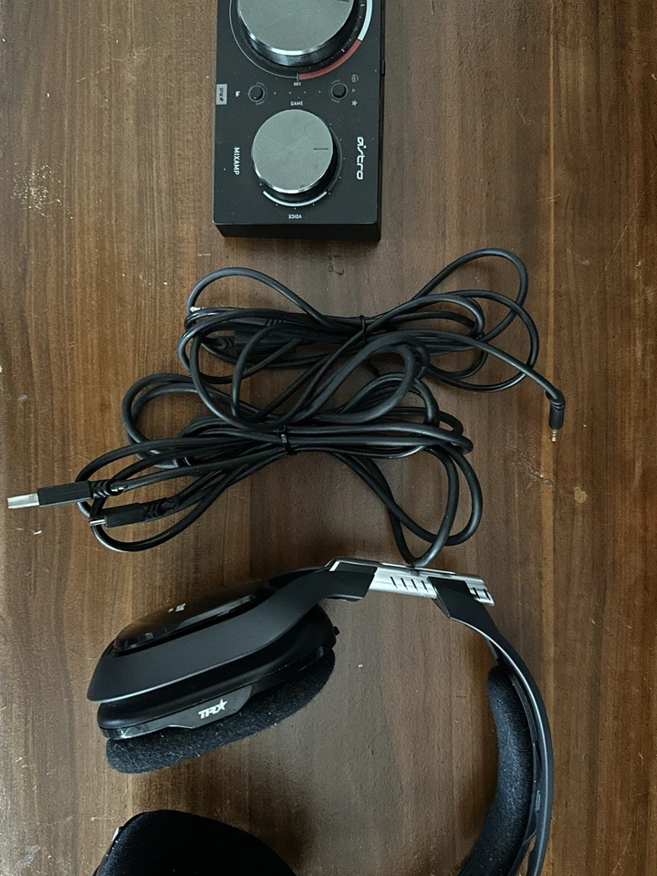 Astro A40 TR + MixAmp Pro Gaming Headset - Schwarz (939-001659) - Bild 3 von 4