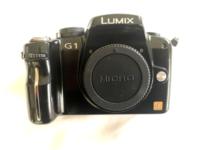 Panasonic LUMIX DMC-G1 12.1MP Body Black w/ Charger Japanese