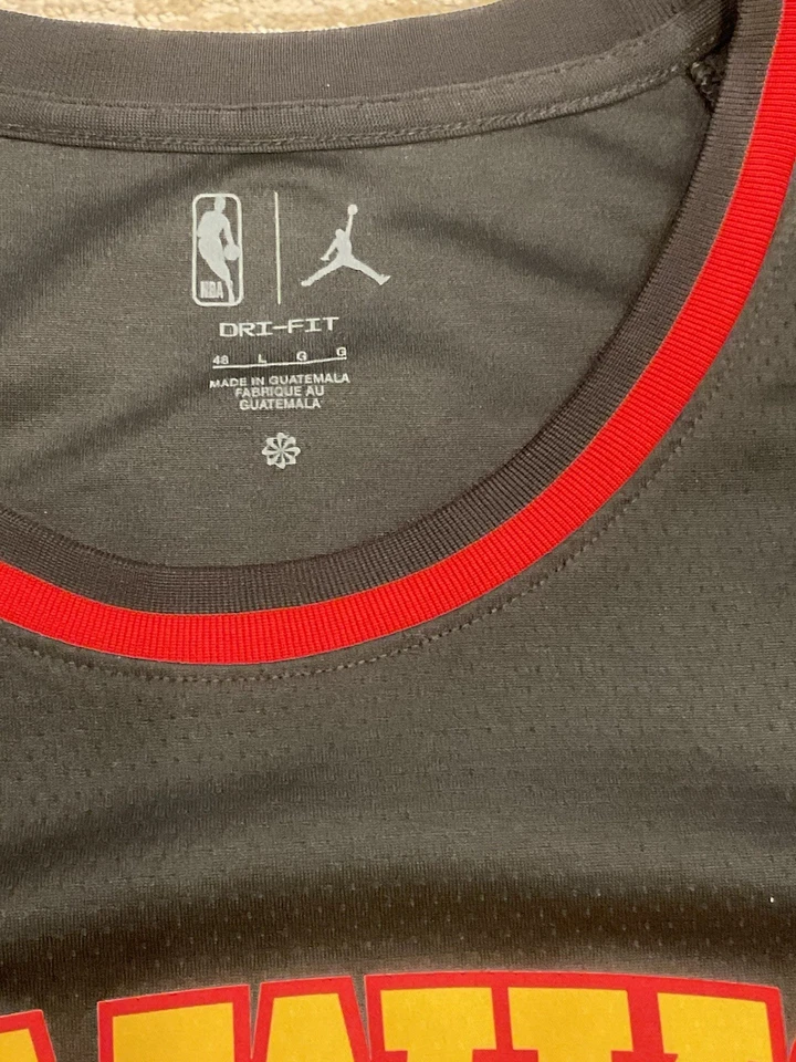 Camiseta Trae Young Atlanta Hawks Nike NBA Swingman #11 - Para hombres Talla 48 Grande Usada en Excelente Condición Foto 4 de 4