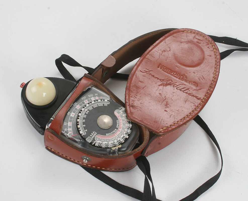 ！ NORWOOD SELENIUM EXPOSURE METER COLOR-MATIC, ACTIVE BUT WEAK