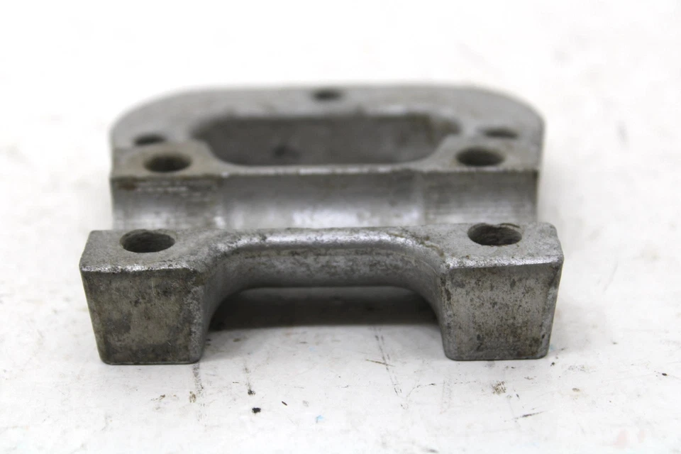 1985 Yamaha Phazer E оригинальный руль крепление 8V0-23814-01-00 SY57 - Изображение 3 из 4