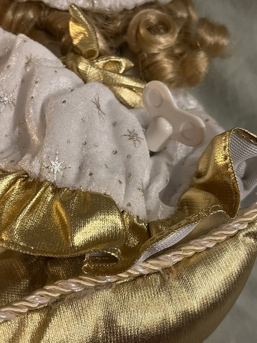 Bambola vittoriana musical Treasures ""Delise"". - Foto 5 di 7