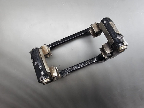 Orig VW AG Audi Halter Bremssattelhalter Sattelführung Schwarz 6461/C  1321