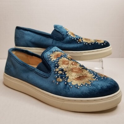 Vince Camuto Women's Brandia Blue Velvet Embroidered Floral Slip On Shoes  Sz 7W