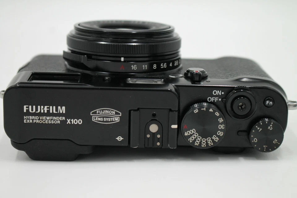 FUJIFILM FinePix X100 Black F FX-X100B superb USED - Image 4 of 4