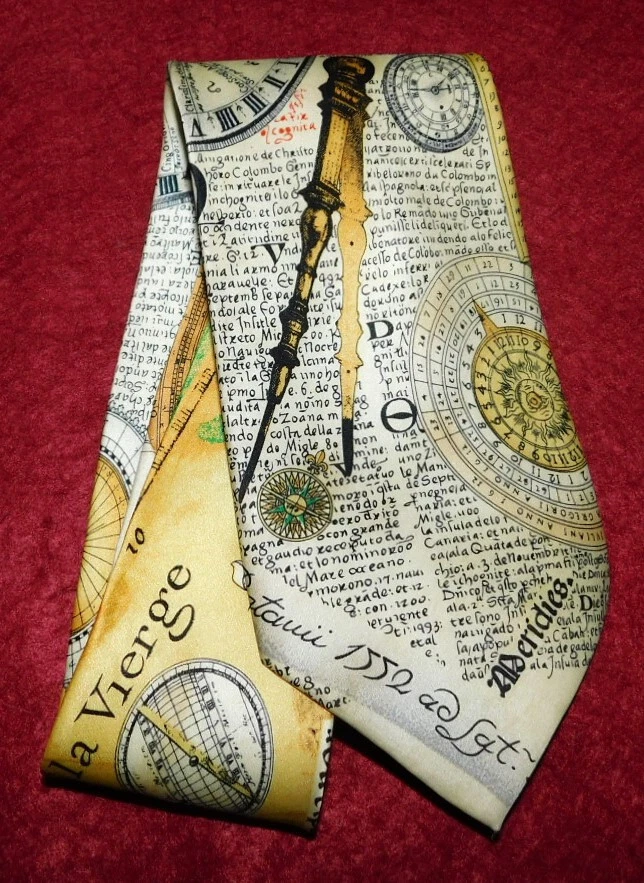 ARTEFACTOS DE MUSEO CORBATA MOTIVO BRÚJULA AMARILLO/NEGRO/BEIGE - CORBATAS - CORBATAS DE DISEÑADOR. Foto 3 de 4