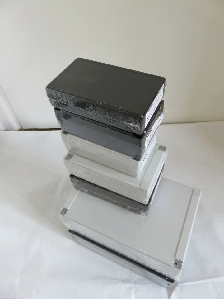 Retex Caja Electronics Box / Case / Storage / Project / Series 70  Black / Grey - Image 3 of 4