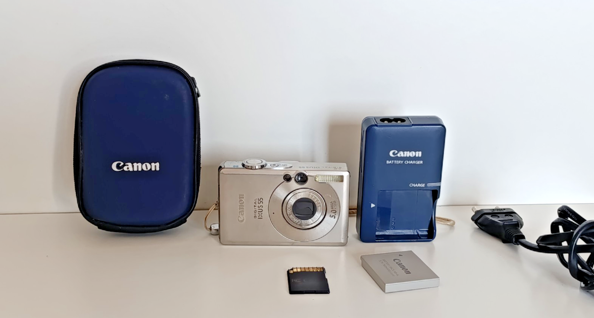 Canon Digital IXUS 55 Digital Camera 5.0 MP Compact Silver Retro