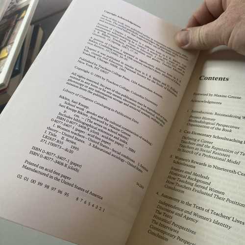 School Work: Gender & the Cultural Construction of Teaching by Sari Knopp Biklen - Foto 3 di 5