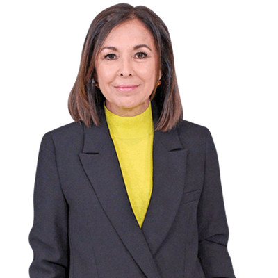 Isabel Gemio (Black Outfit) Half Body Buddy Cutout