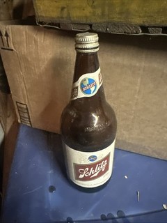 SCHLITZ BEER "1965 DRAUGHT BEER" (MILWAUKEE WIS) 32oz Beer Bottle