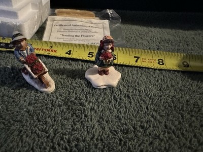 Hawthorne Village   Tending The Flowers  Mini Figurine
