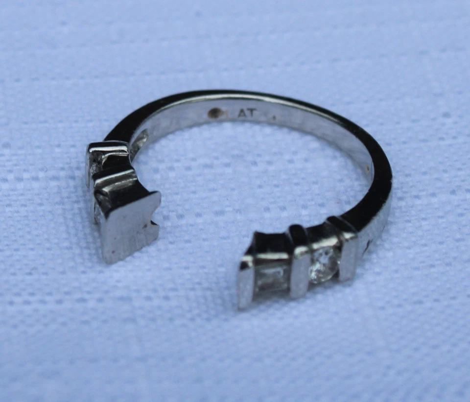 Platinum Round & Baguette Diamond Semi Mount Ring 3.8 grams size 4.5 - Image 3 of 4