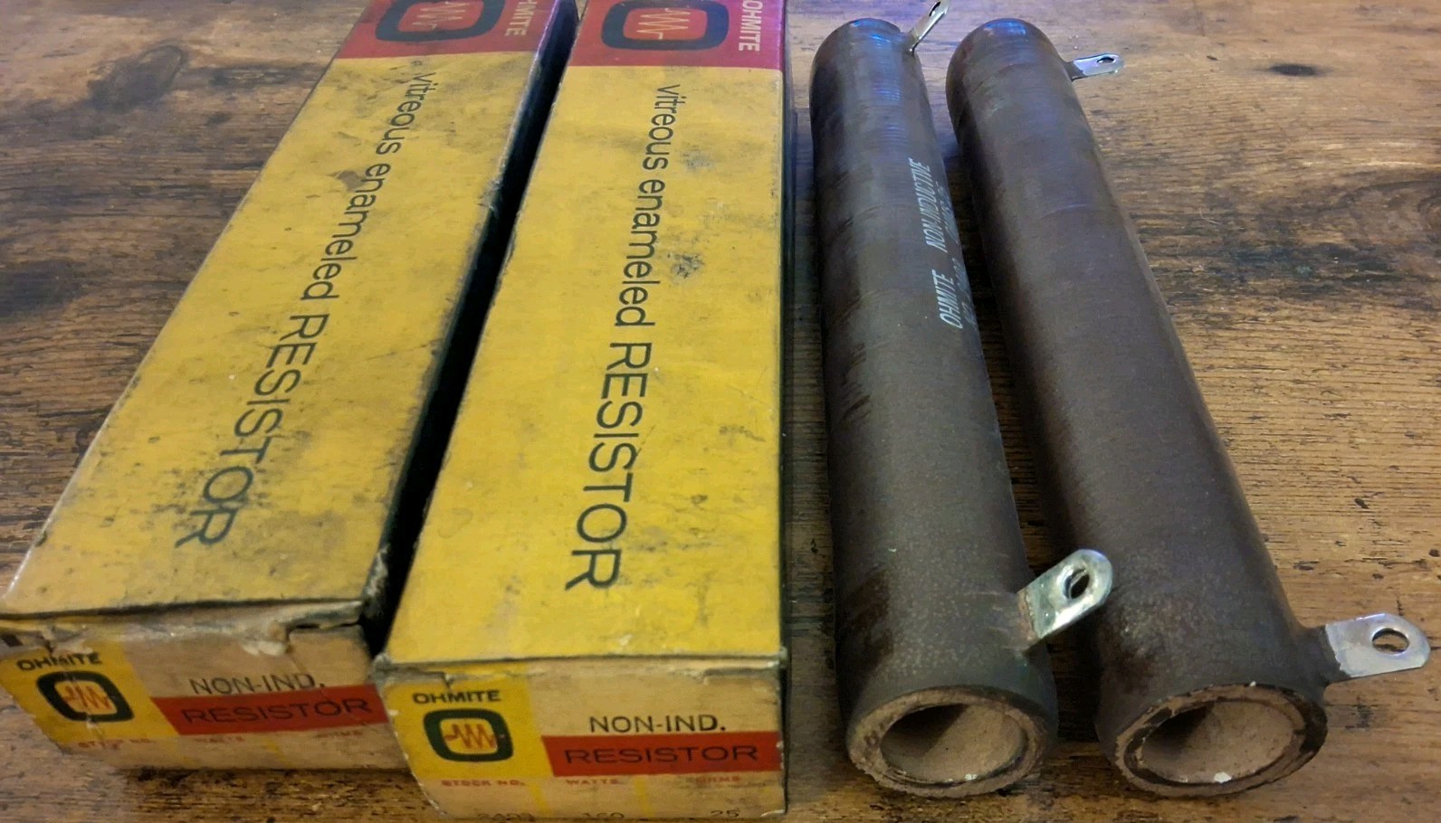 Lot Of 2 Ohmite 2403 Non-inductive Resitors 160 Watts 25 Ohms