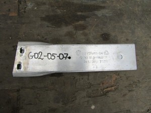 BMW i3 I01 Stoßstange vorne links unten Deformationselement 51117296855 Ref G02-05-07