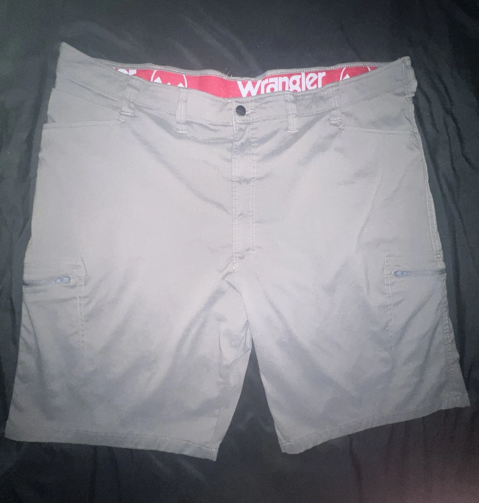 Wrangler Men's Outdoor Cargo Shorts Size 48 Gray Stretch Hiking Water Resistant
Opens in a new windo