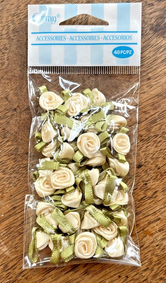 OFFRAY SMALL RIBBON ROSES CREAM color 40 per pack Sewing Bow Craft NEW - Image 3 of 4