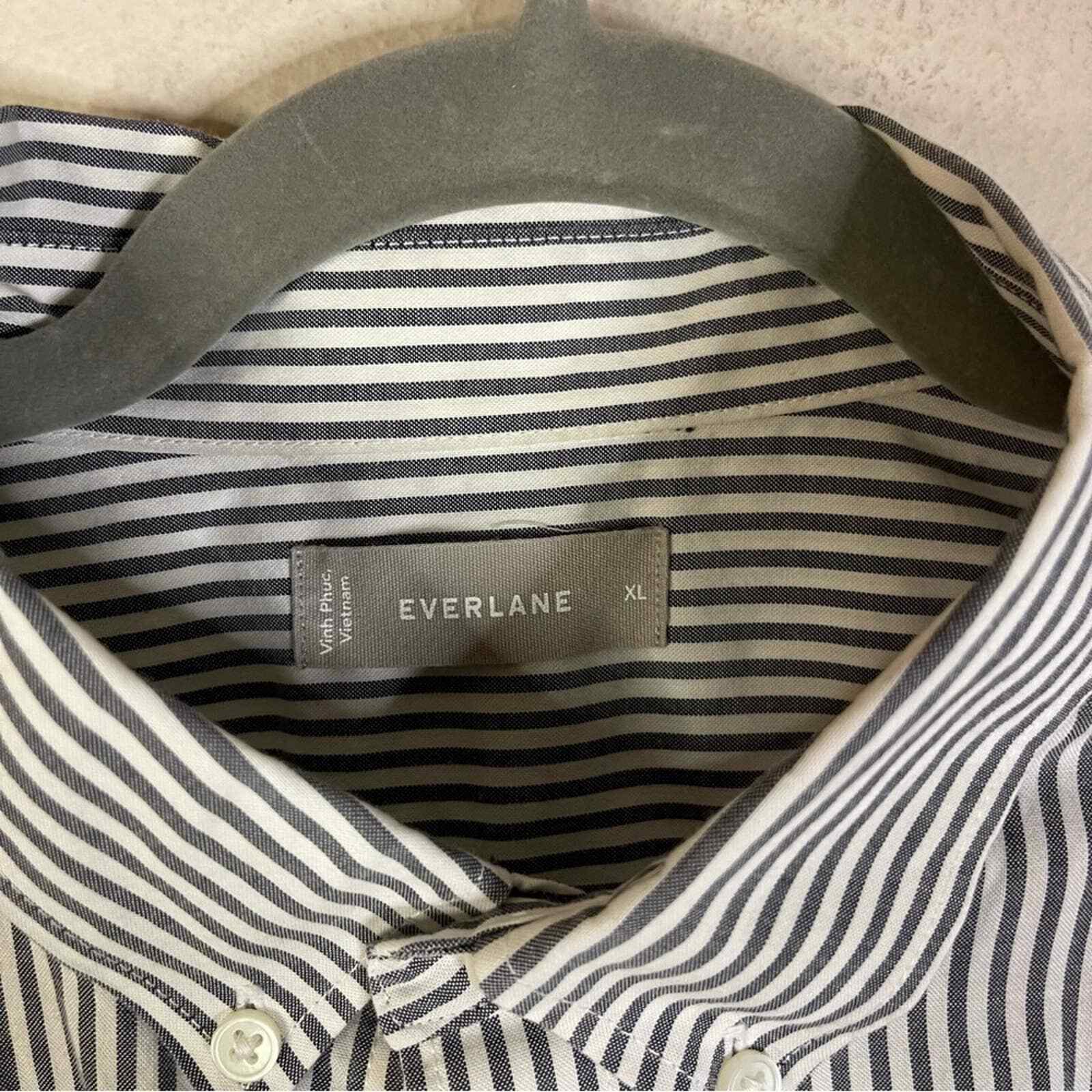 Everlane Men’s Slim Fit Performance Air Oxford Shor… Gem