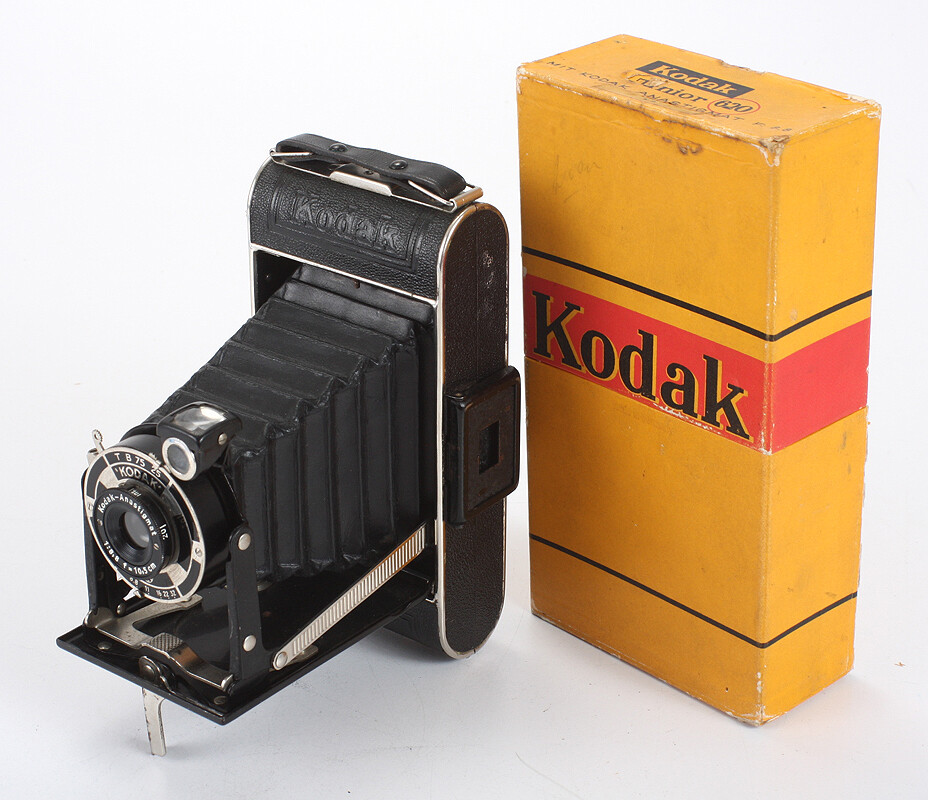 KODAK AG JUNIOR 620, 105/8.8 KODAK ANASTIGMAT (HAZE), BOXED KODAK AG JUNIOR 620, 105/8.8 KODAK ANASTIGMAT (HAZE), BOXED