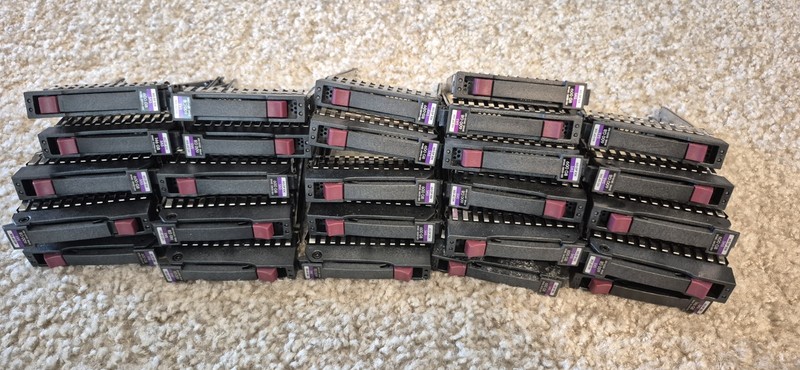 581311-001 HP SAS 6Gbps 2.5" DP Hard Drive Trays Only !, LOT OF 26 ,Used