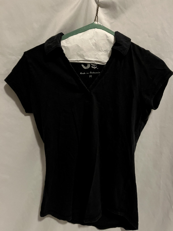 Girls Medium Black Collared Short Sleeve V Neck Shirt So