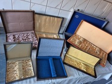 16 Teiliges Konvolut Besteckkoffer/Bestecketuis