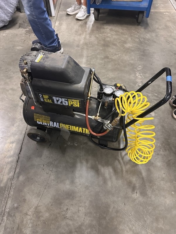 Central Pneumatic 2 Horsepower 8-Gal 125 PSi Cast Iron Air Compressor