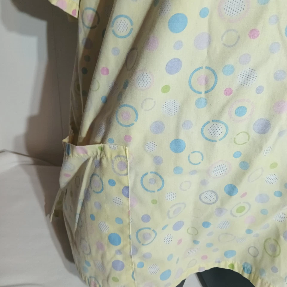 Simply Basic Scrub Top Yellow Abstract Circles Women's Size 3XL XXXL - Image 2 of 4