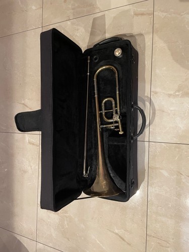Student Tenor Trombone in Bb/F - Picture 4 of 7