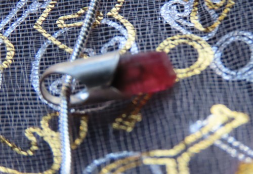 colgante de plata con cristal de turmalina roja y cadena baño de plata - Imagen 7 de 8