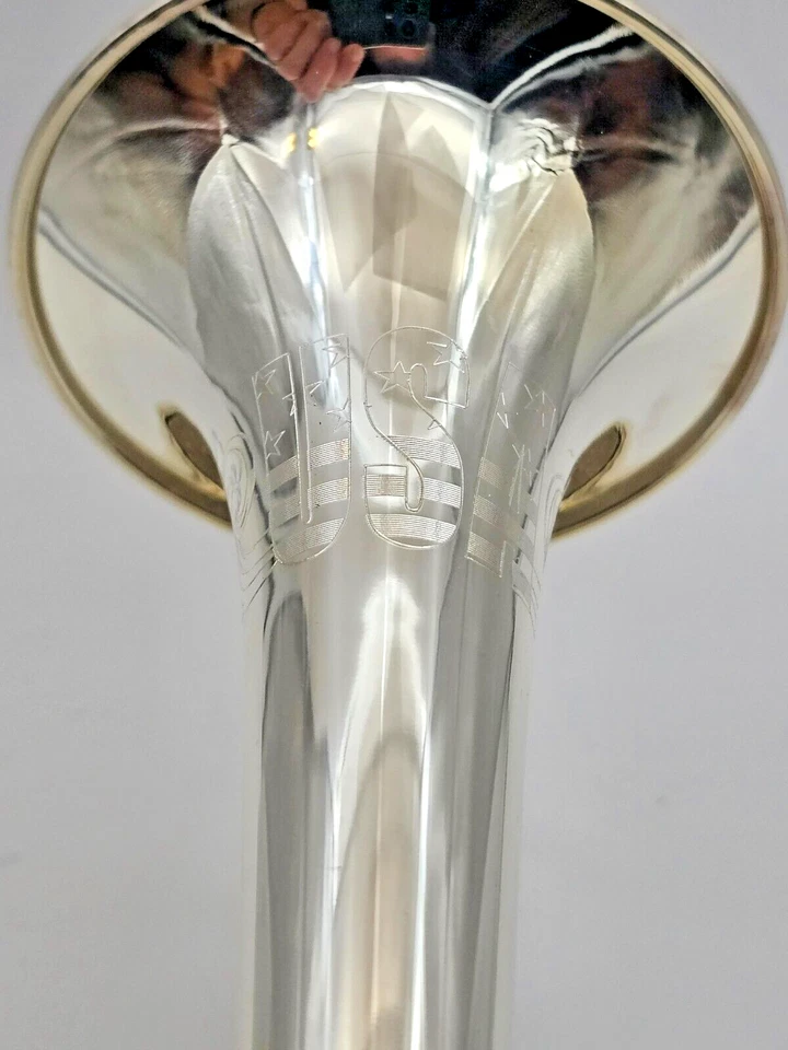 PERSONALIZADO GRABADO "USA" Regimiento Corneta-NÍQUEL-Llave de G/F- Estuche Acolchado y Boquilla Foto 3 de 4