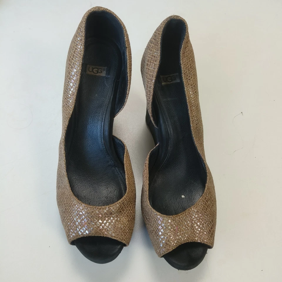 Ugg Toura 8 码偷窥鞋头带楔形平台和金属/豹纹动物印花 — 第 2/4 张图片