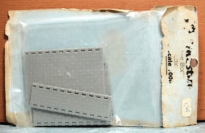 HO SCALE PIKESTUFF CONCRETE WALL 14-1/2 X 9-1/4 FOOT # PKS1006
