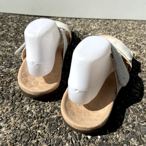 Vionic Randi Sandals Womens Sz 9.5 White Cream Leather Double Strap Flats Costal - Picture 3 of 8