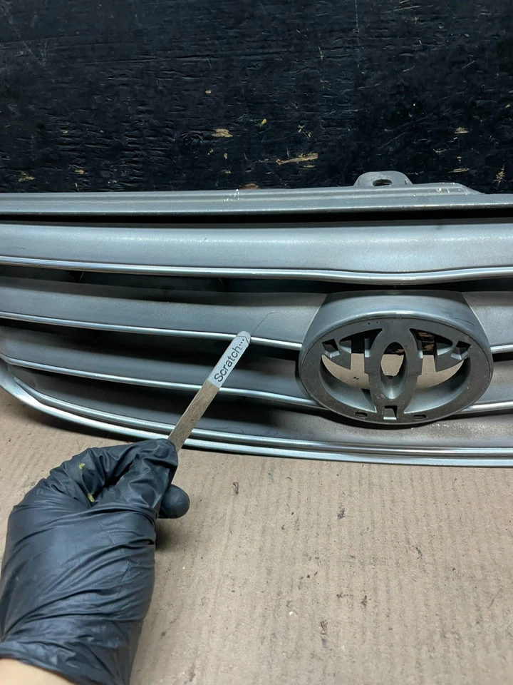 Parrilla superior delantera Toyota Corolla 2003 a 2004 T0455 PS Foto 2 de 4