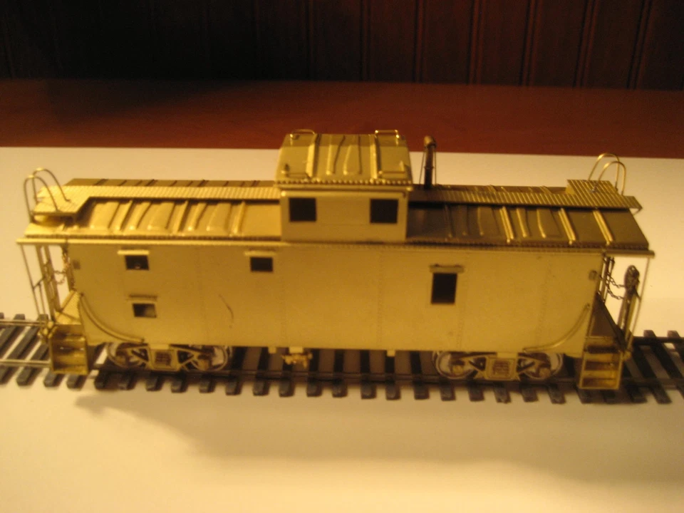 Overland Models HO Brass Norfolk & Western Int'l Steel Caboose #500854 (ex-P&WV) - Image 4 of 4