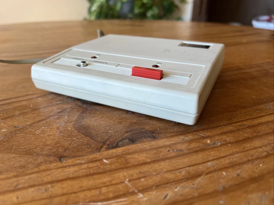 Módem Tandy Direct Connect DCM-3 Foto 3 de 4